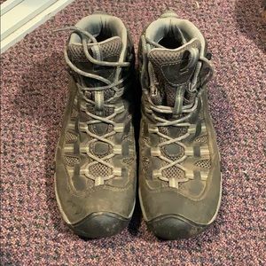 Keen hiking boots - size 10. Great condition.